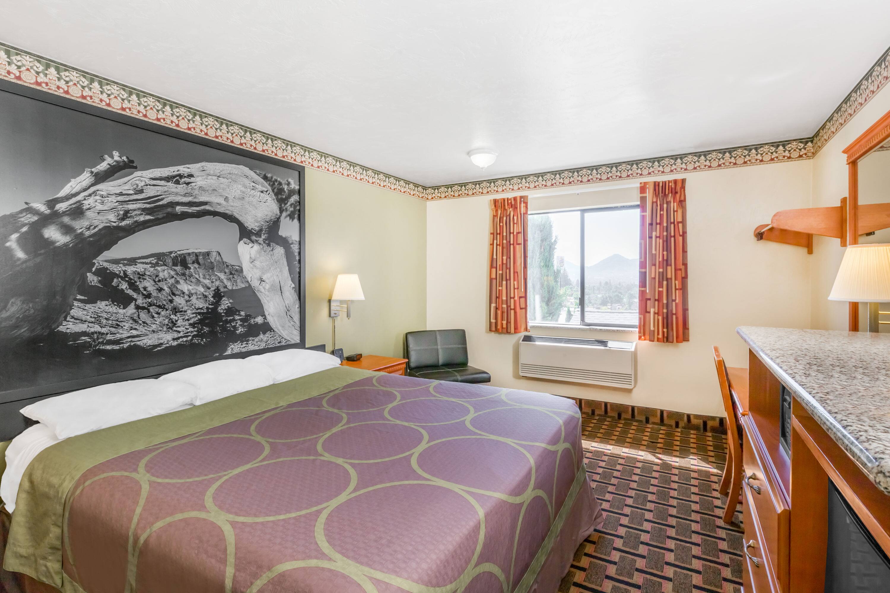 hotel-double-bedroom